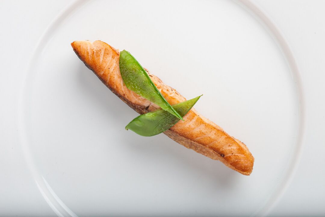 Pescado blanco a la plancha del menú de la dieta favorita